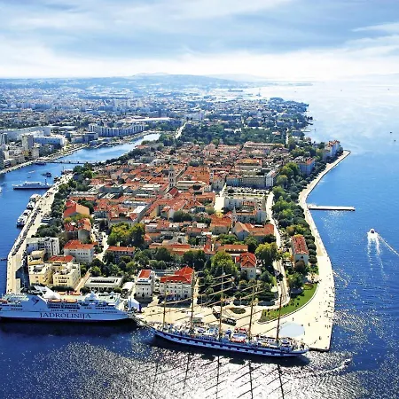 In With Sea View, Terrace, Air Conditioning, Wi-fi Apartamento Vrsi