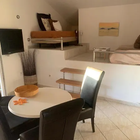 شقة In With Sea View, Terrace, Air Conditioning, Wi-fi *