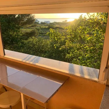 In With Sea View, Terrace, Air Conditioning, Wi-fi