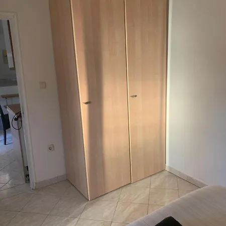 In With Sea View, Terrace, Air Conditioning, Wi-fi Apartamento Vrsi