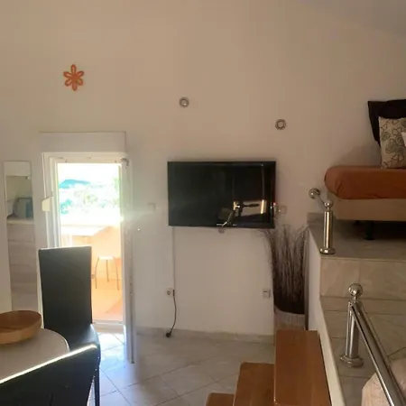 In With Sea View, Terrace, Air Conditioning, Wi-fi Apartamento
