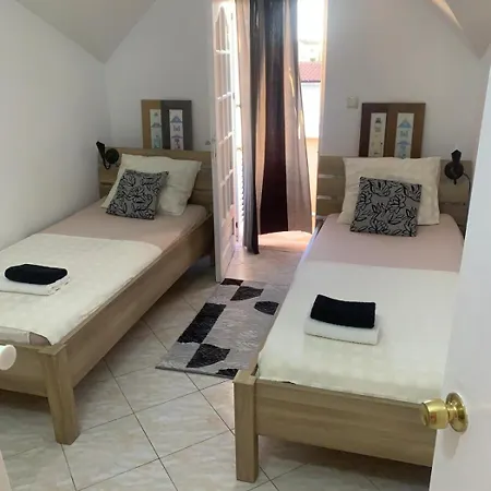 Apartamento In With Sea View, Terrace, Air Conditioning, Wi-fi Vrsi