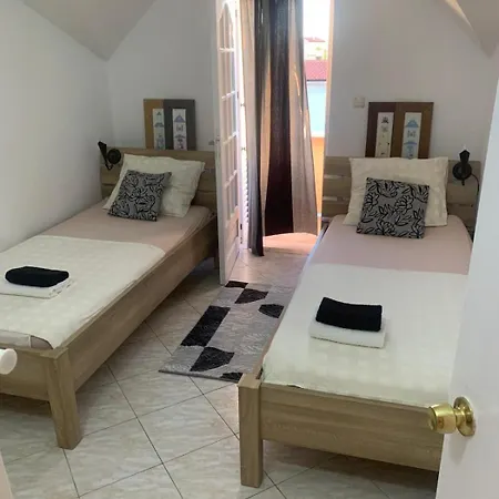 In With Sea View, Terrace, Air Conditioning, Wi-fi *